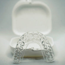 Load image into Gallery viewer, Nightguard for protecting teeth while sleep. www.theclearguard.com