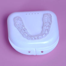 Load image into Gallery viewer, Nightguard for protecting teeth while sleep. www.theclearguard.com
